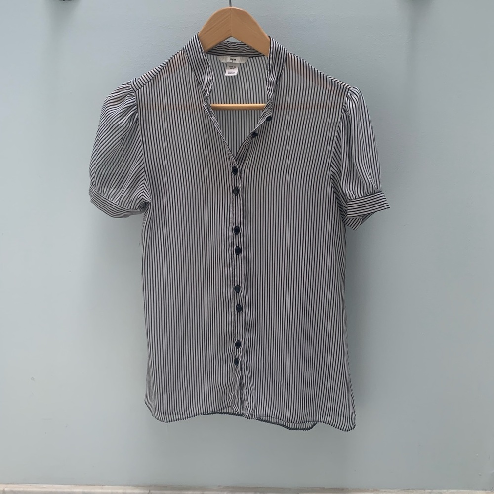 🦋H&M sheer puffed sleeve blouse